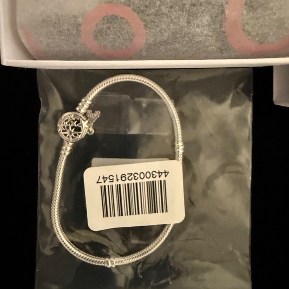 Fantasyland Castle Shooting Star Snake Chain Bracelet by Pandora, size 7.9 - Picture 2 of 6